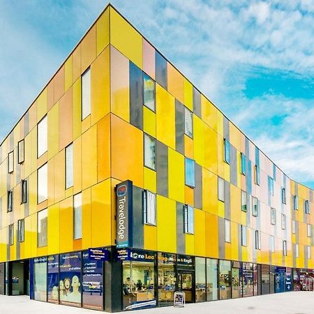Travelodge London Barking Exteriör bild