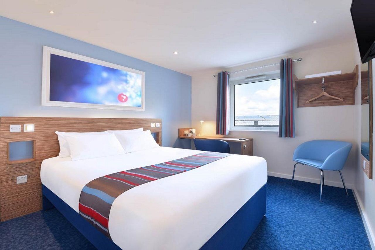 Travelodge London Barking Exteriör bild