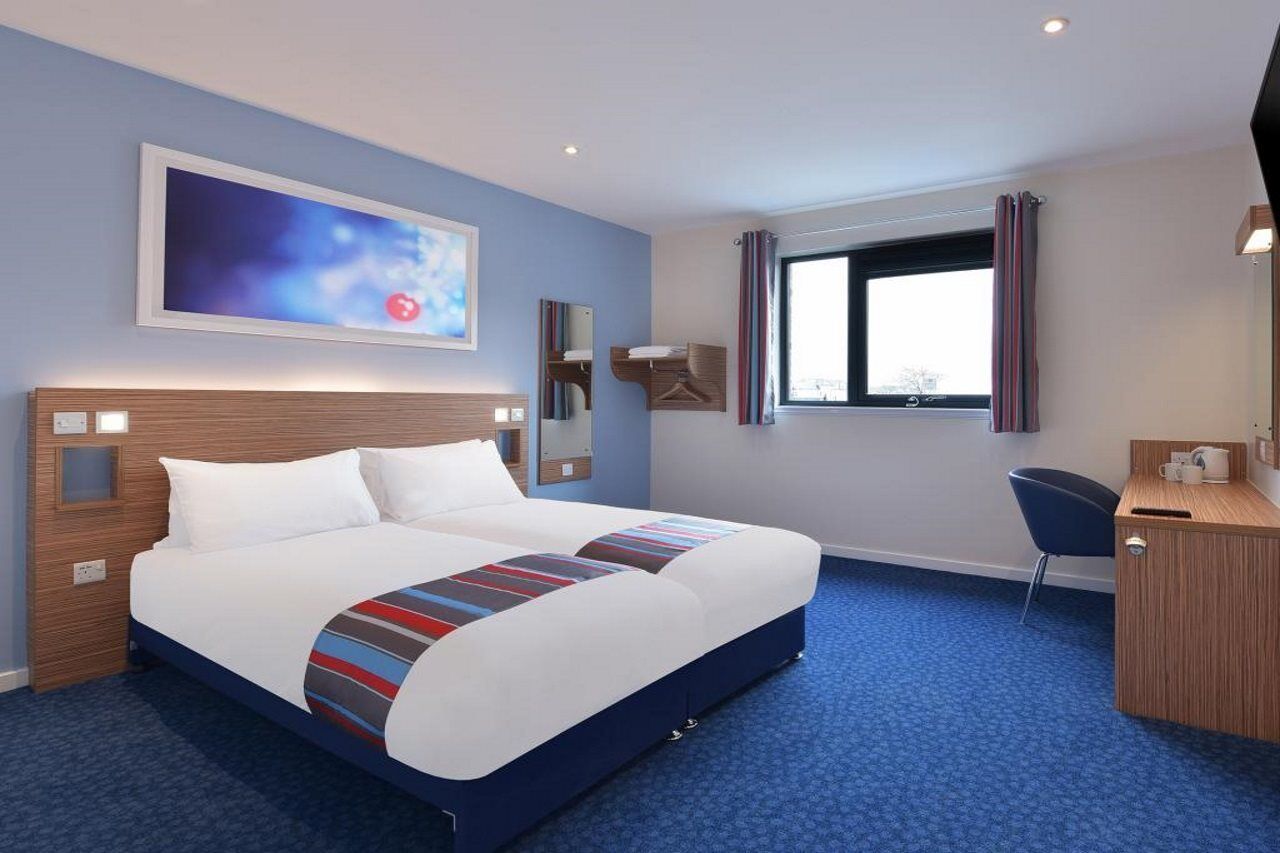 Travelodge London Barking Exteriör bild